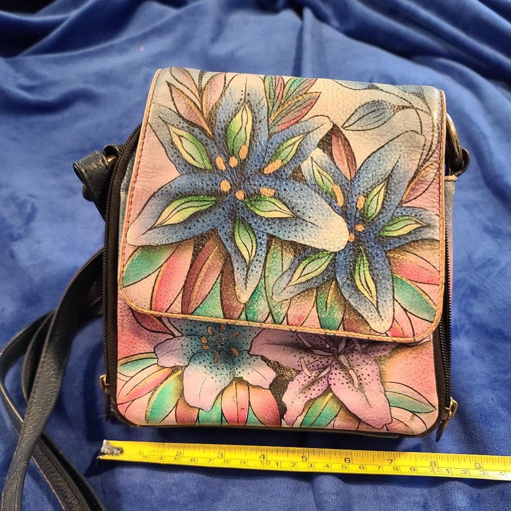 Anuschka Triple compartment leather travel purse